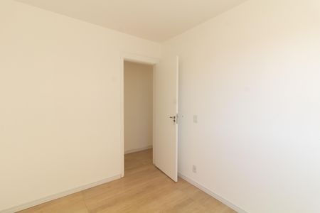 Quarto 2 de apartamento para alugar com 2 quartos, 48m² em Jardim Helian, São Paulo