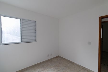 Quarto 2 de apartamento à venda com 2 quartos, 40m² em Vila Campanela, São Paulo