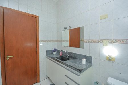 Banheiro de casa à venda com 3 quartos, 140m² em Vila Santo Antônio, São Paulo