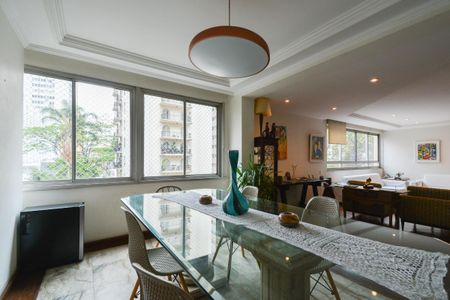 Apartamento à venda com 3 quartos, 210m² em Santa Cecilia, São Paulo