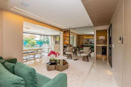 Apartamento à venda com 3 quartos, 220m² em Vila Olímpia, São Paulo