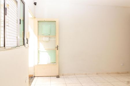 Casa para alugar com 60m², 2 quartos e sem vaga Casa para alugar com 60m², 2 quartos e sem vagaSala