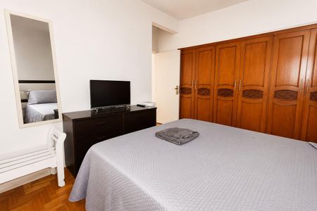 Apartamento à venda com 132m², 4 quartos e 1 vaga