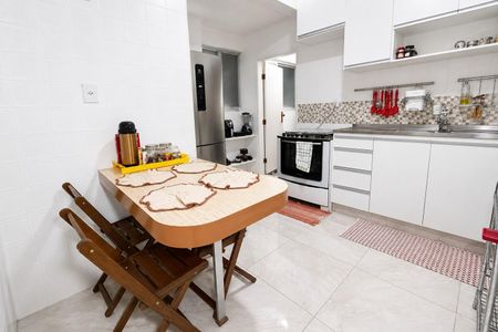 Apartamento à venda com 132m², 4 quartos e 1 vaga