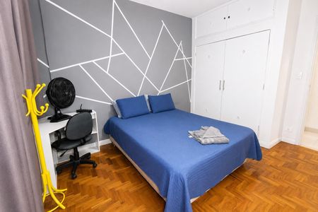 Apartamento à venda com 132m², 4 quartos e 1 vaga