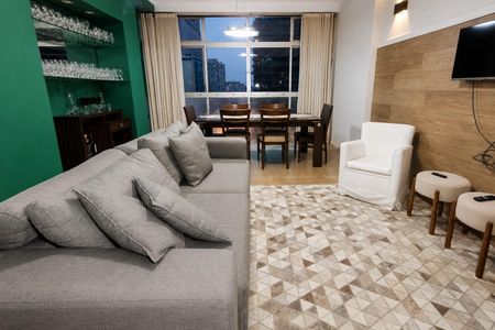 Apartamento à venda com 132m², 4 quartos e 1 vaga