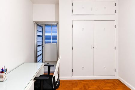 Apartamento à venda com 132m², 4 quartos e 1 vaga