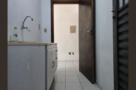 Cozinha e Área de serviço de casa para alugar com 2 quartos, 41m² em Jardim Pinhal, Guarulhos