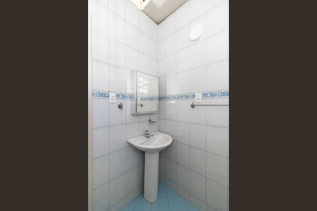 Casa para alugar com 300m², 3 quartos e 3 vagas Casa para alugar com 300m², 3 quartos e 3 vagasBanheiro Social 2