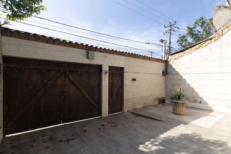 Casa para alugar com 300m², 3 quartos e 3 vagas Casa para alugar com 300m², 3 quartos e 3 vagasÁrea Externa
