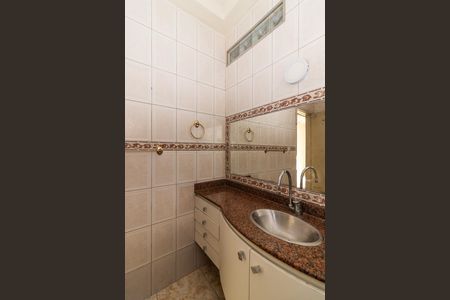 Casa para alugar com 300m², 3 quartos e 3 vagas Casa para alugar com 300m², 3 quartos e 3 vagasBanheiro Social 1