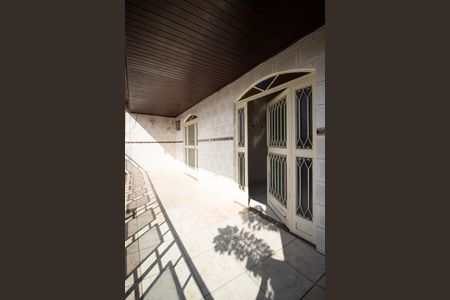 Casa para alugar com 300m², 3 quartos e 3 vagas Casa para alugar com 300m², 3 quartos e 3 vagasVaranda