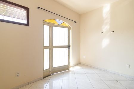 Casa para alugar com 300m², 3 quartos e 3 vagas Casa para alugar com 300m², 3 quartos e 3 vagasSuíte