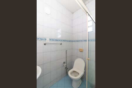 Casa para alugar com 300m², 3 quartos e 3 vagas Casa para alugar com 300m², 3 quartos e 3 vagasBanheiro Social 2