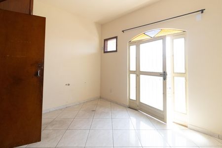 Casa para alugar com 300m², 3 quartos e 3 vagas Casa para alugar com 300m², 3 quartos e 3 vagasSuíte