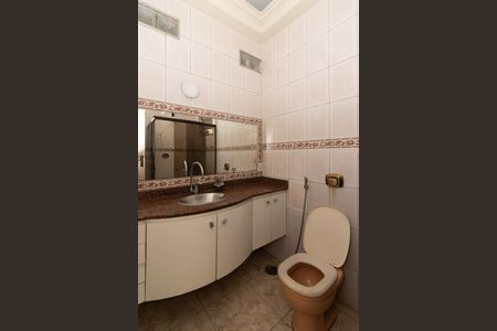 Casa para alugar com 300m², 3 quartos e 3 vagas Casa para alugar com 300m², 3 quartos e 3 vagasBanheiro Social 1