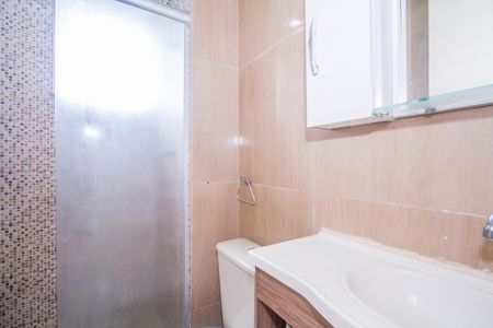 Banheiro de apartamento para alugar com 2 quartos, 45m² em Honório Gurgel, Rio de Janeiro