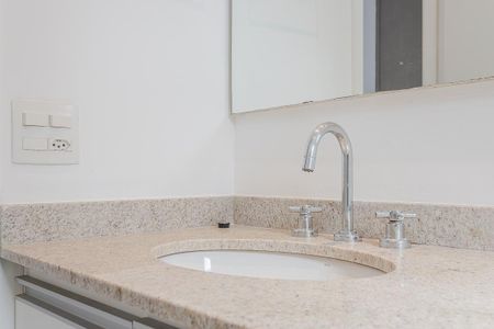 Apartamento à venda com 60m², 2 quartos e 1 vaga Apartamento à venda com 60m², 2 quartos e 1 vagaBanheiro da Suíte