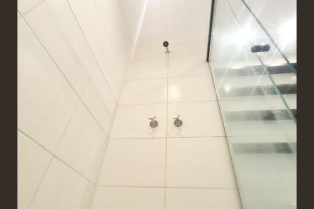 Apartamento à venda com 58m², 2 quartos e 1 vaga Apartamento à venda com 58m², 2 quartos e 1 vagaBanheiro da suíte