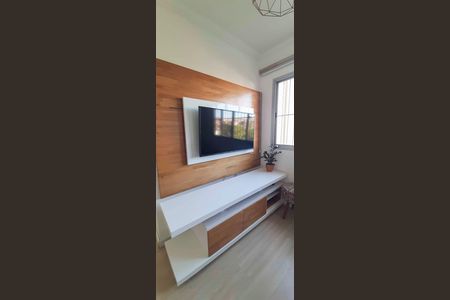 Sala de apartamento para alugar com 2 quartos, 57m² em Jardim Cláudia, São Paulo
