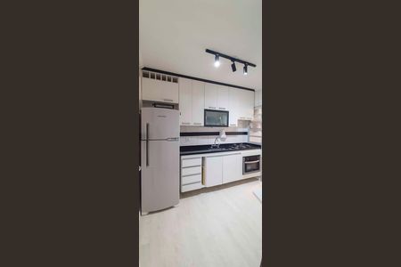 Cozinha de apartamento para alugar com 2 quartos, 57m² em Jardim Cláudia, São Paulo
