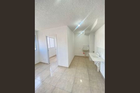 Cozinha de apartamento para alugar com 2 quartos, 31m² em Parque São Lourenço, São Paulo