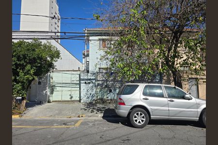 Casa à venda com 150m², 3 quartos e 3 vagas Casa à venda com 150m², 3 quartos e 3 vagasFachada