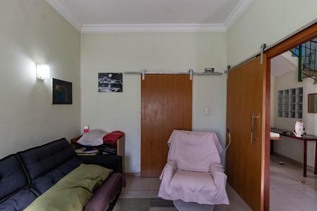 Casa à venda com 150m², 3 quartos e 3 vagas Casa à venda com 150m², 3 quartos e 3 vagasSala