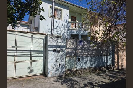 Fachada de casa à venda com 3 quartos, 150m² em Lapa, São Paulo