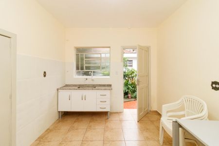 Cozinha de casa para alugar com 2 quartos, 70m² em Vila Paiva, São Paulo