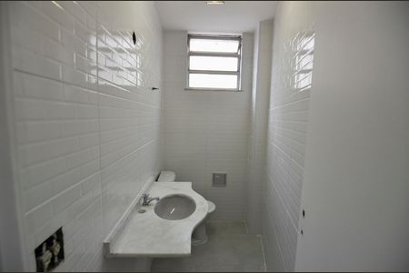 Lavabo de apartamento para alugar com 4 quartos, 100m² em Tijuca, Rio de Janeiro