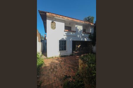 Casa para alugar com 250m², 3 quartos e 3 vagasFachada