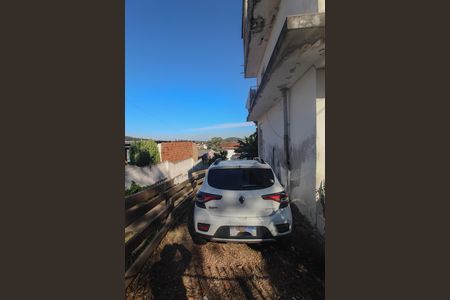Garagem de casa à venda com 3 quartos, 400m² em Espírito Santo, Porto Alegre
