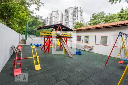 Apartamento à venda com 65m², 3 quartos e 1 vaga Apartamento à venda com 65m², 3 quartos e 1 vagaÁrea comum - Playground