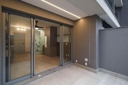 Varanda de kitnet/studio para alugar com 1 quarto, 30m² em Sumarezinho, São Paulo