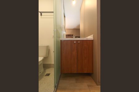 Banheiro de kitnet/studio para alugar com 1 quarto, 30m² em Sumarezinho, São Paulo