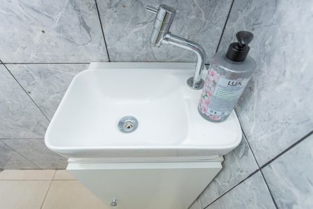 Casa à venda com 61m², 2 quartos e 2 vagasBanheiro 2