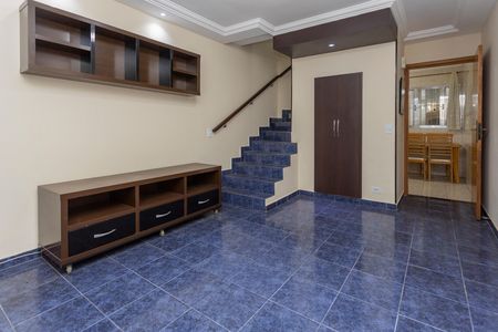 Casa à venda com 61m², 2 quartos e 2 vagasSala