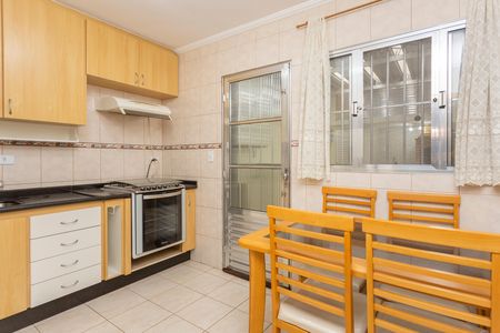 Casa à venda com 61m², 2 quartos e 2 vagasCozinha