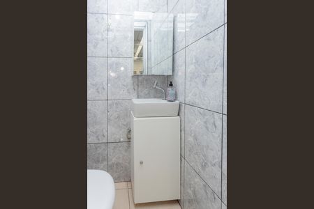 Casa à venda com 61m², 2 quartos e 2 vagasBanheiro 2