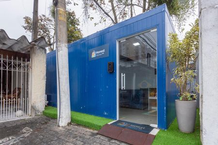 Casa à venda com 61m², 2 quartos e 2 vagasMercado 24h