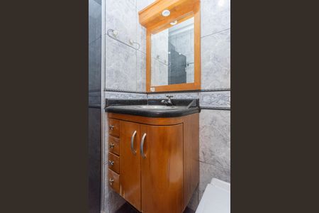 Casa à venda com 61m², 2 quartos e 2 vagasBanheiro