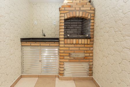 Casa à venda com 61m², 2 quartos e 2 vagasChurrasqueira