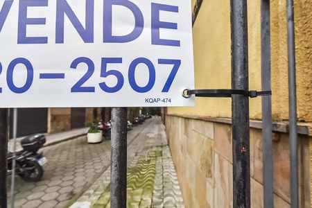 Placa de kitnet/studio para alugar com 1 quarto, 42m² em Liberdade, São Paulo
