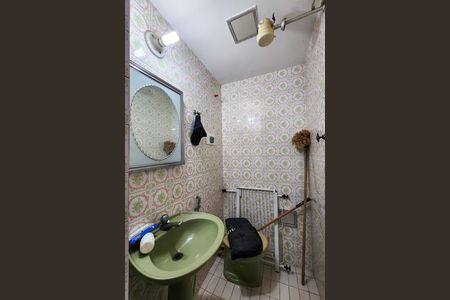 Banheiro de Serviço de apartamento para alugar com 3 quartos, 80m² em Rio Comprido, Rio de Janeiro