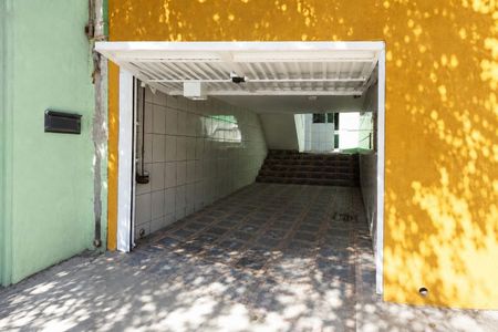 Fachada de casa à venda com 3 quartos, 200m² em Ipiranga, São Paulo
