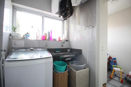 Apartamento à venda com 74m², 3 quartos e 1 vagaÁrea de Serviço
