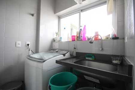 Apartamento à venda com 74m², 3 quartos e 1 vagaÁrea de Serviço