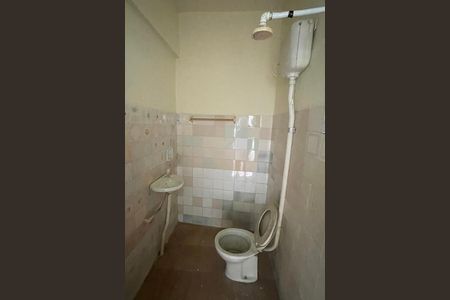 Banheiro de kitnet/studio para alugar com 1 quarto, 25m² em Vila Leopoldina, Duque de Caxias