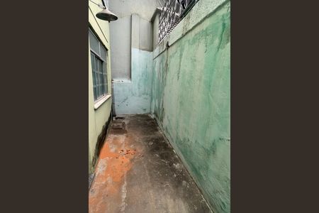 Corredor de kitnet/studio para alugar com 1 quarto, 25m² em Vila Leopoldina, Duque de Caxias